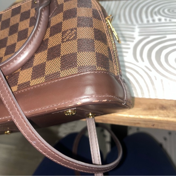 Louis Vuitton Alma BB - Picture 6 of 10